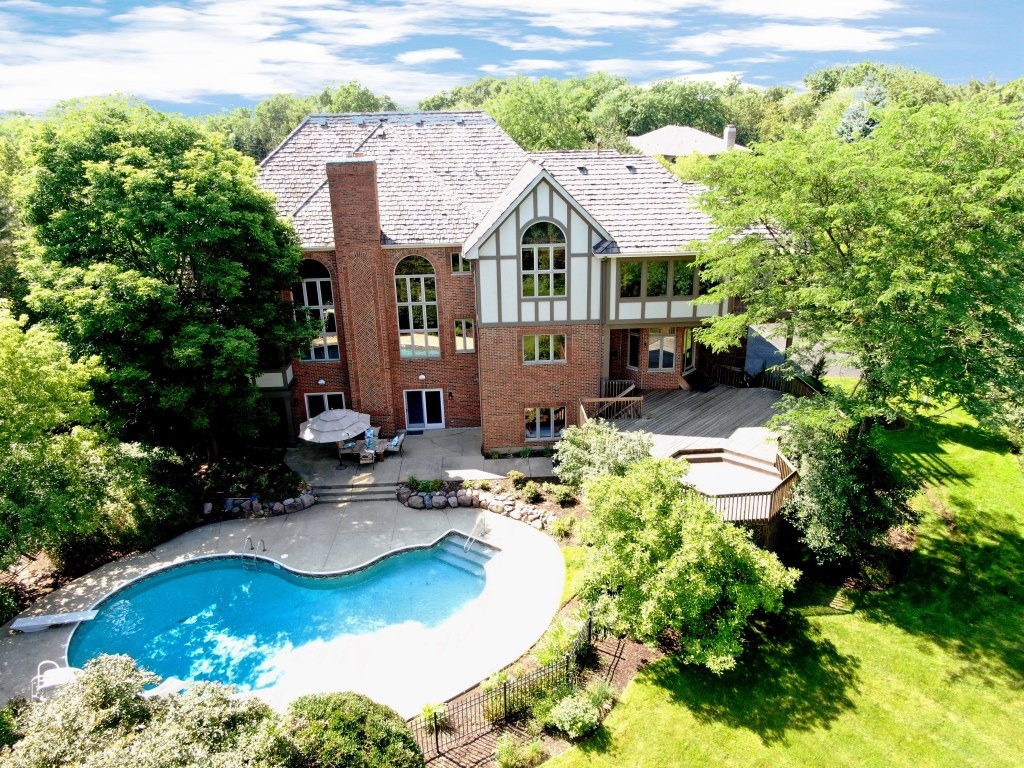 5864 Rock Dove Court