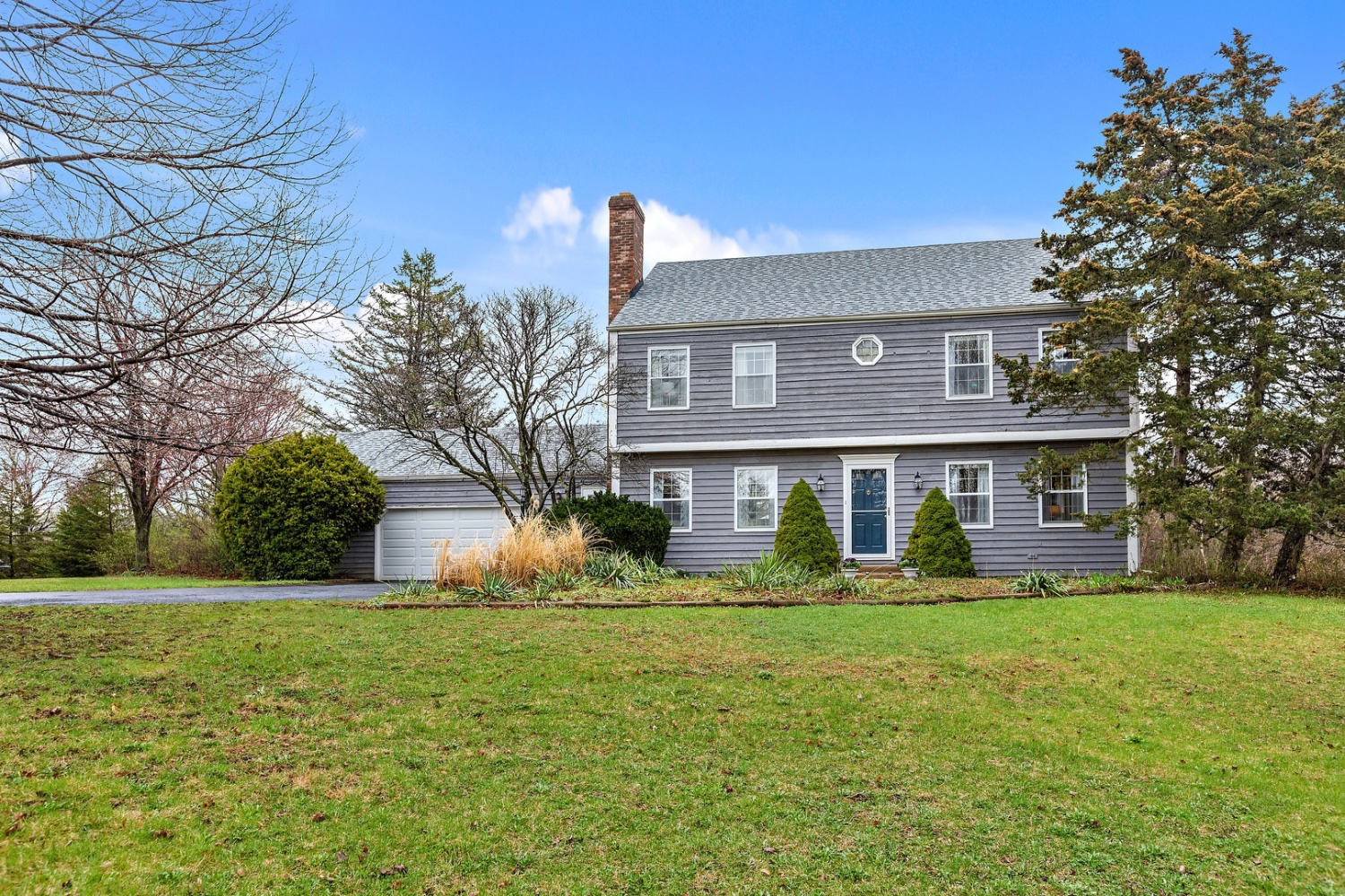 19177 W Arrowhead Dr