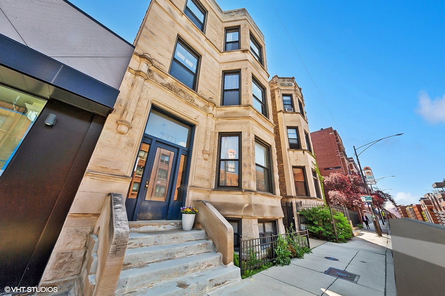 2921 N Halsted St #3W