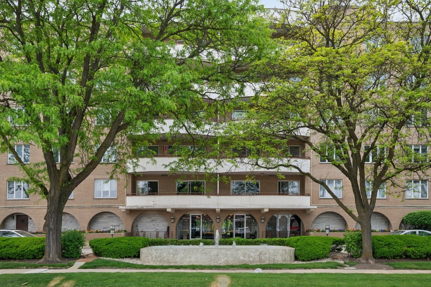 6400 N Cicero Ave #309