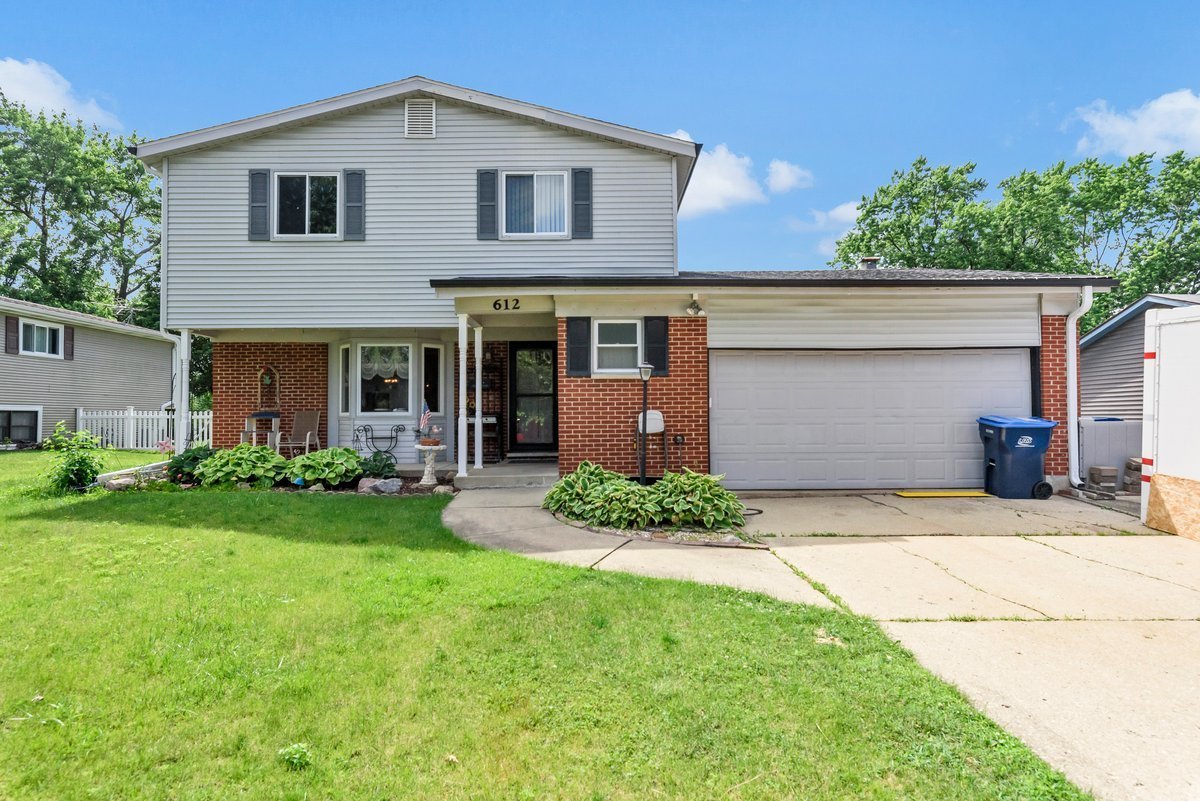 612 Fairview Ln